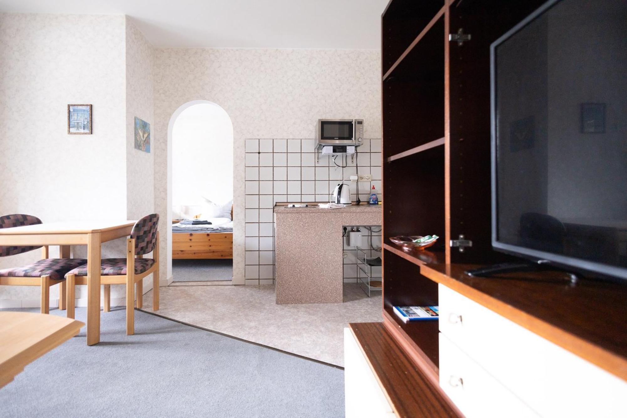 Apartmenthaus Am Waldrand- Kueche - Fruehstueck - Balkon Wildemann Buitenkant foto