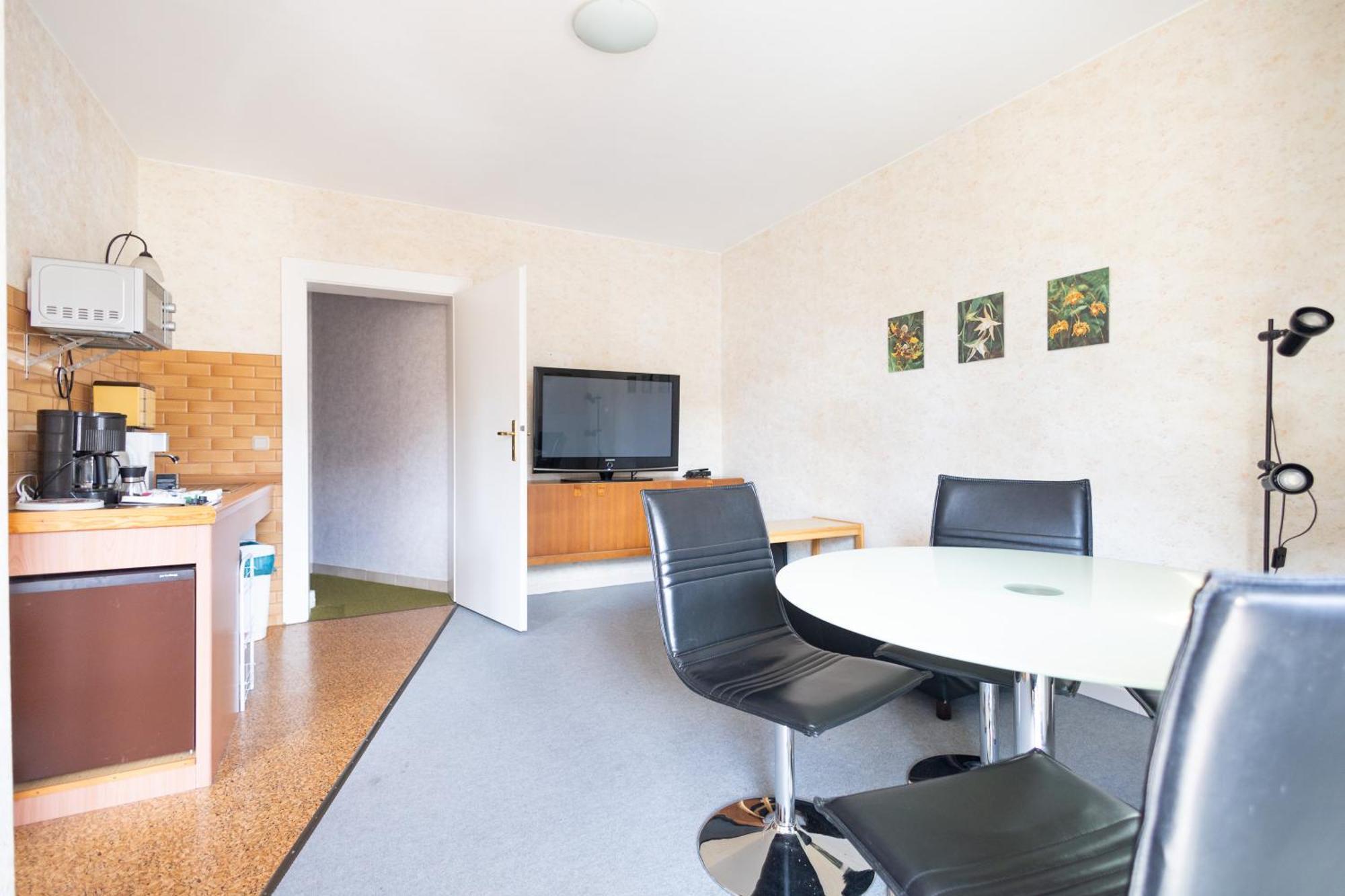 Apartmenthaus Am Waldrand- Kueche - Fruehstueck - Balkon Wildemann Buitenkant foto